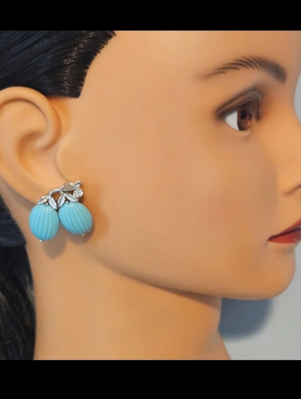 Vintage Lisner Rhinestone Cabochon Clip on Earrings
